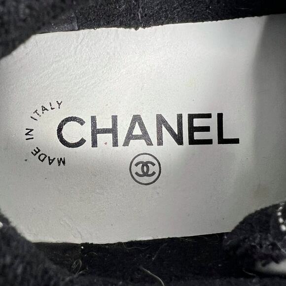 Chanel Logo Perforated Leather Sneakers White Black Lace-Up EU 38 - Picture 6 of 9